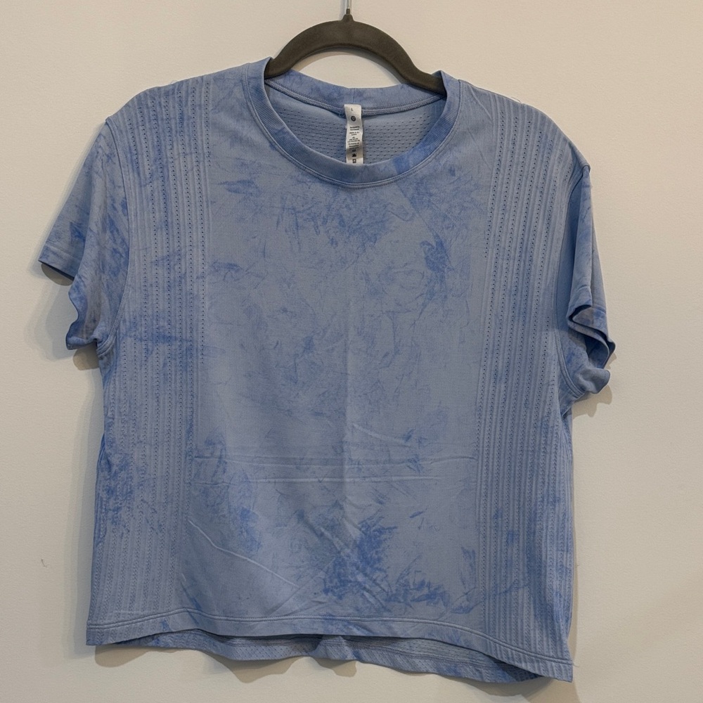 lululemon athletica Light Blue Tie Dye Short Sleeve Tee